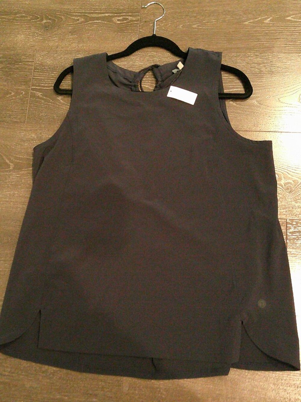 T By Talbots Silky Navy Blue sleeveless stretch shirt  Size Large NWT